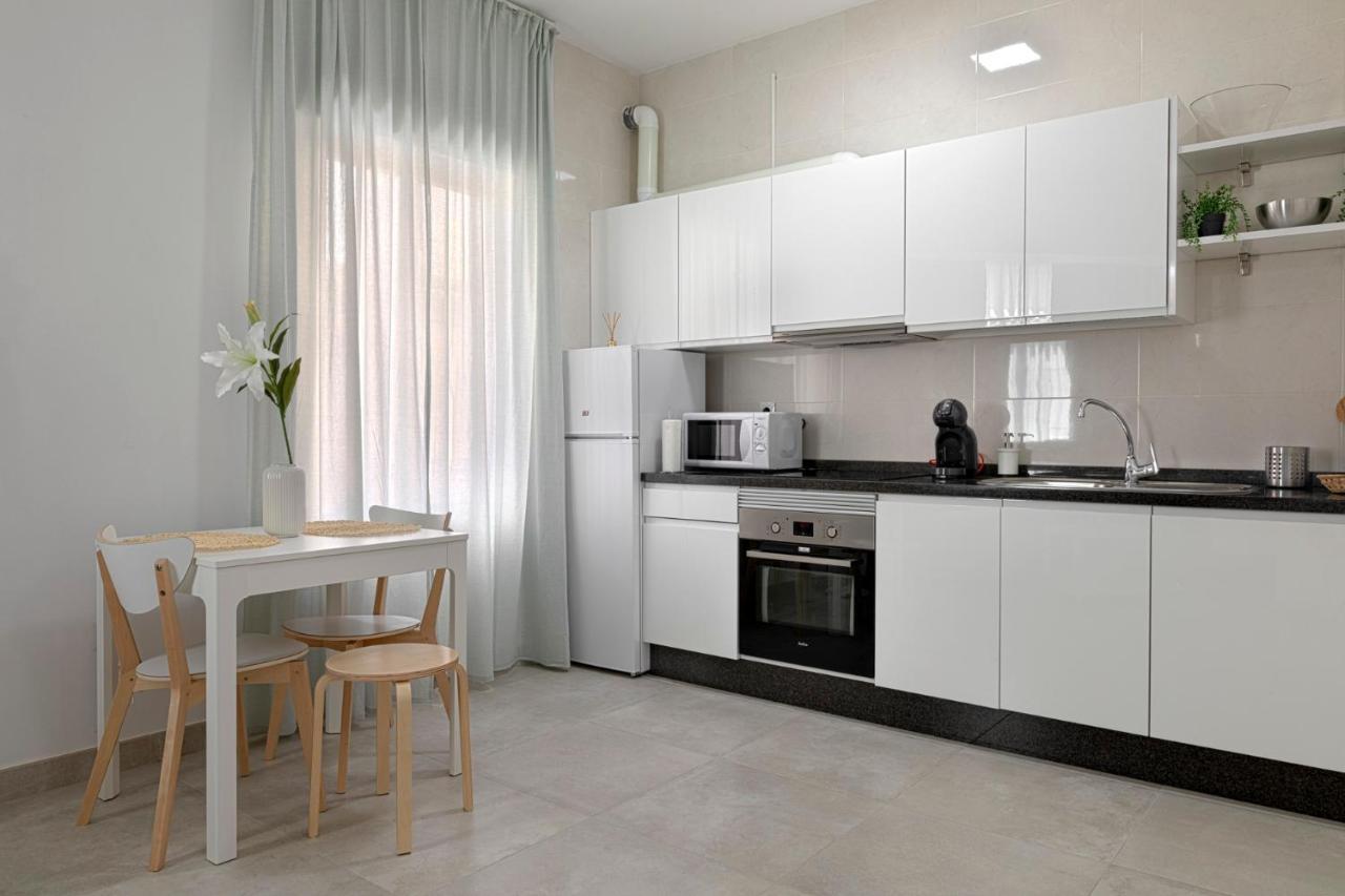 Homeabout Juan De Austria Apartments Malaga Bagian luar foto