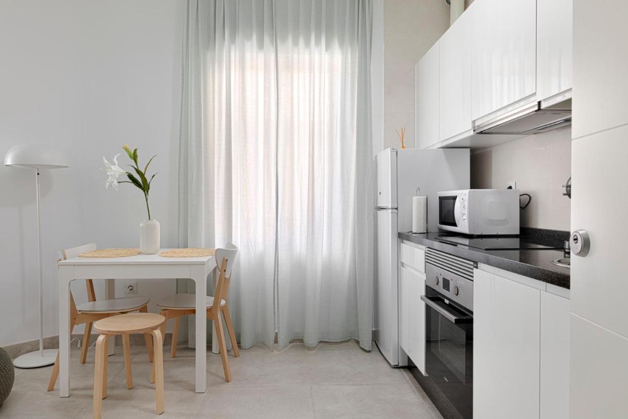 Homeabout Juan De Austria Apartments Malaga Bagian luar foto