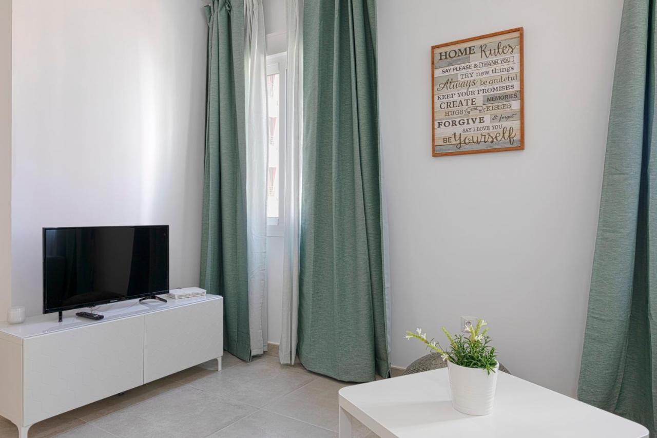 Homeabout Juan De Austria Apartments Malaga Bagian luar foto