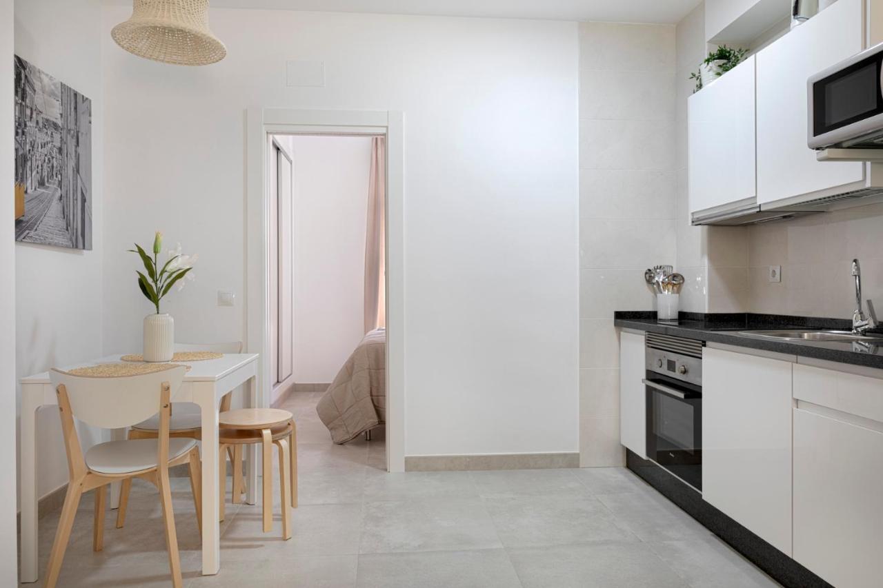 Homeabout Juan De Austria Apartments Malaga Bagian luar foto